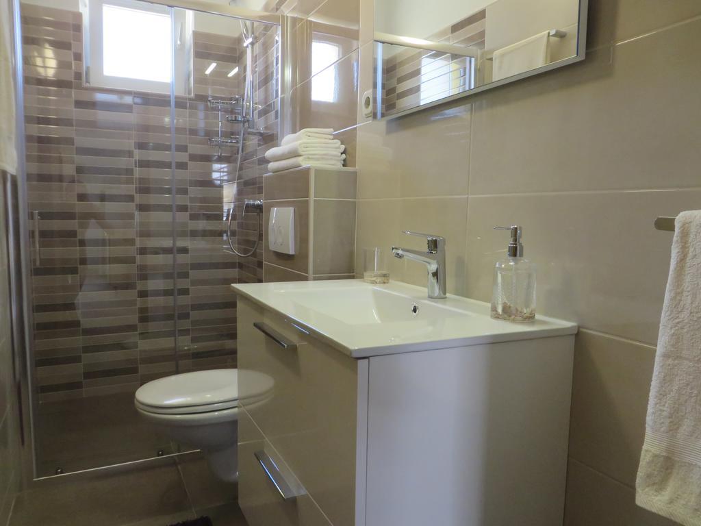 Apartments Luka Pakoštane Extérieur photo
