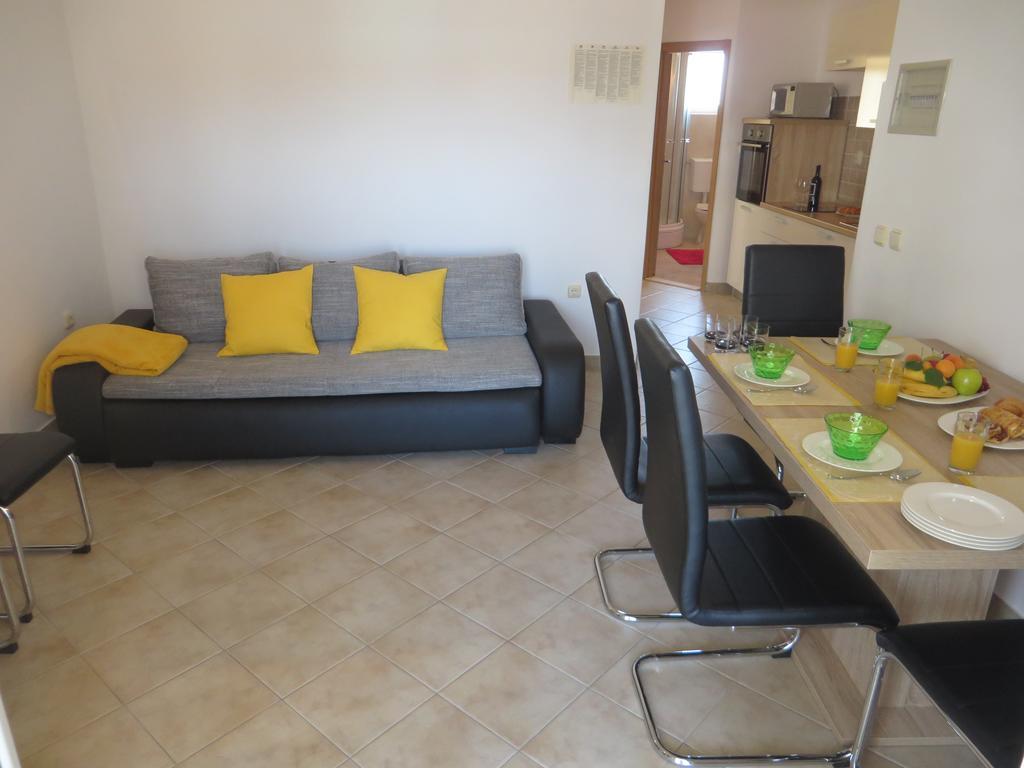 Apartments Luka Pakoštane Extérieur photo
