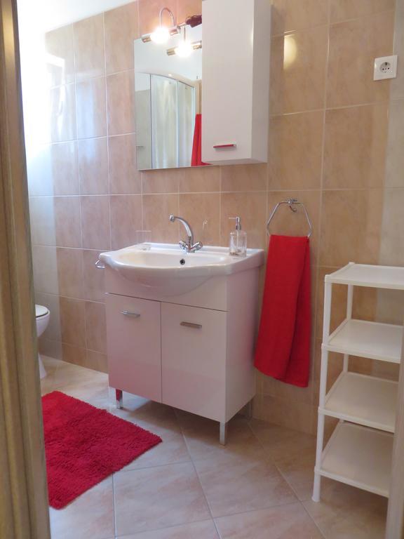 Apartments Luka Pakoštane Extérieur photo