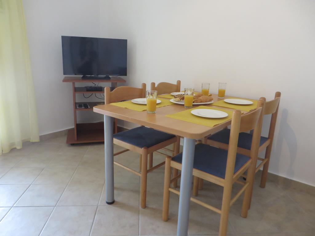 Apartments Luka Pakoštane Chambre photo